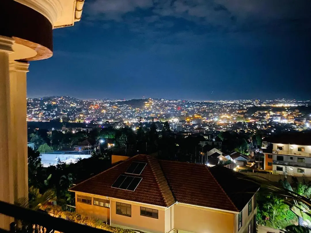 Luxe 2Br Apartment In Kampala