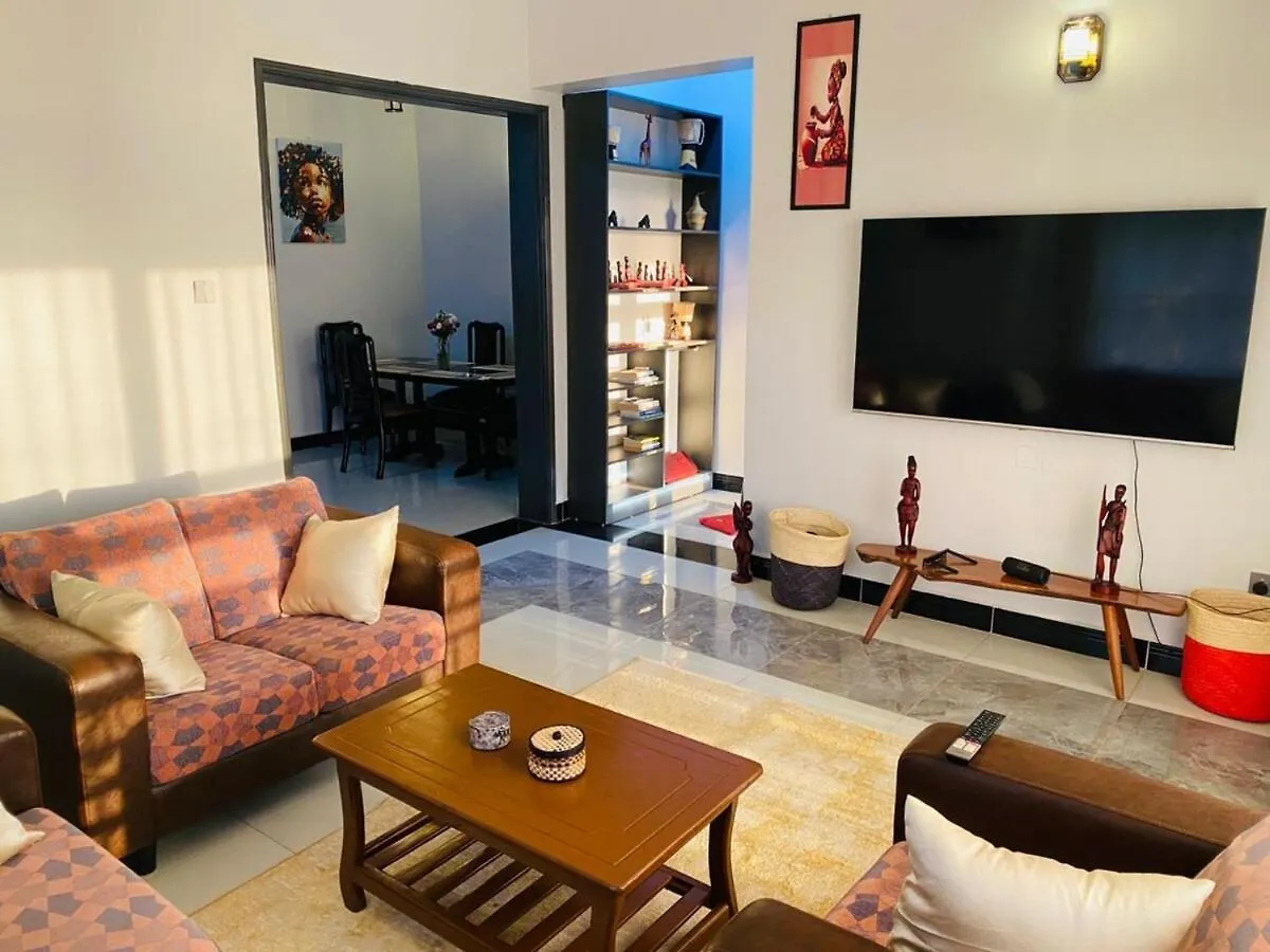 Luxe 2Br Apartment In Kampala