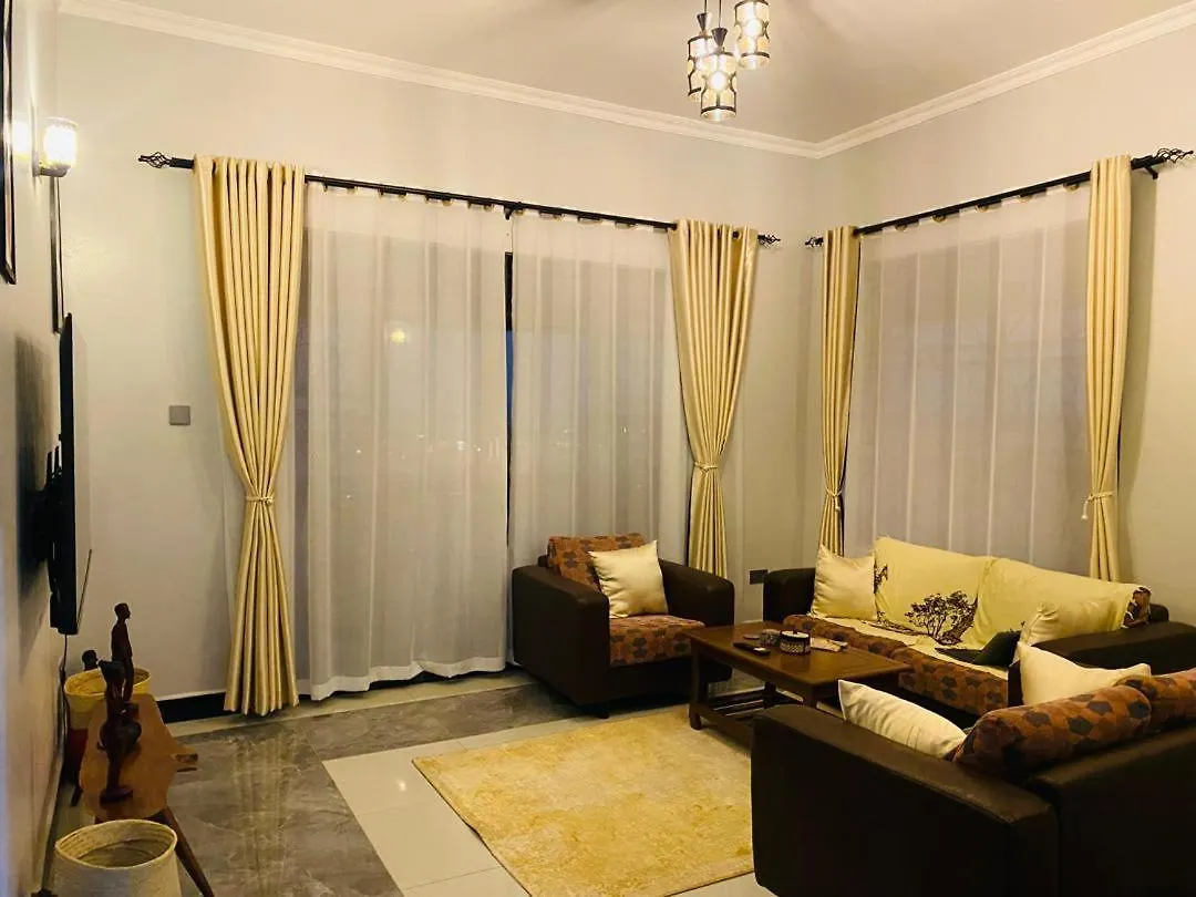 Luxe 2Br Apartment In Kampala