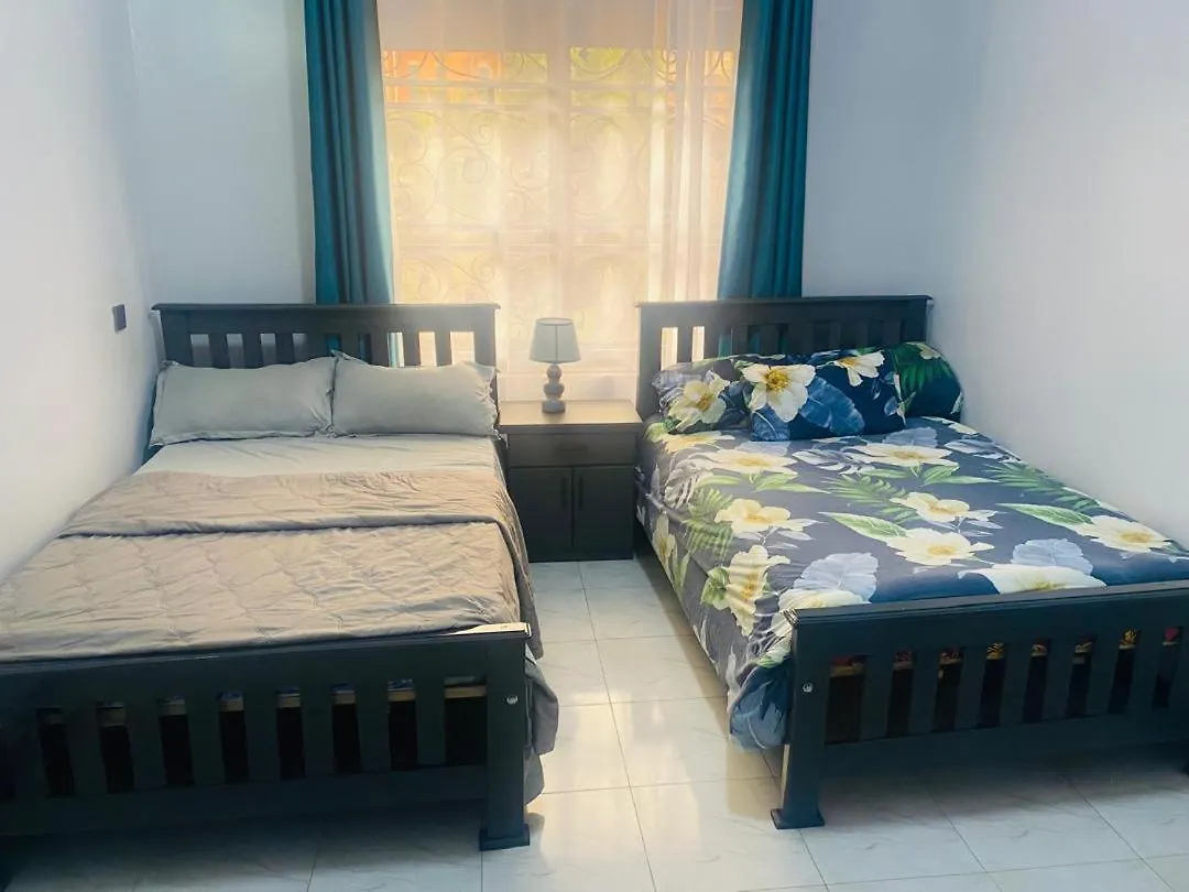 Luxe 2Br Apartment In Kampala