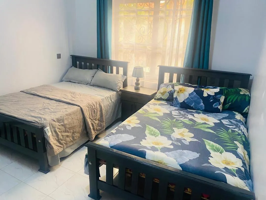 Luxe 2Br Apartment In Kampala